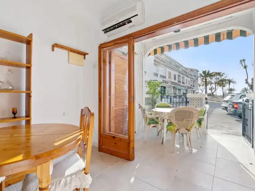 Vista exterior de Planta baja de alquiler en Santa Pola con Aire acondicionado, Calefacción y Terraza