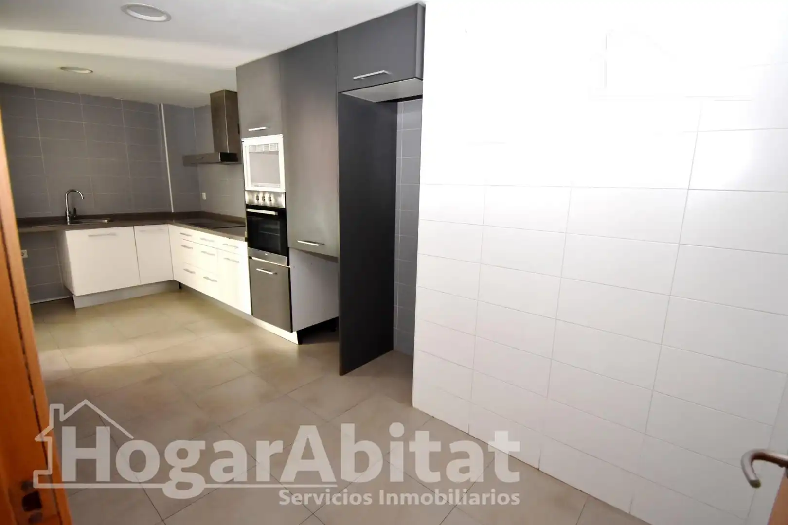 Küche von Wohnung zum Verkauf in Massanassa mit Klimaanlage, Heizung und Terrasse
