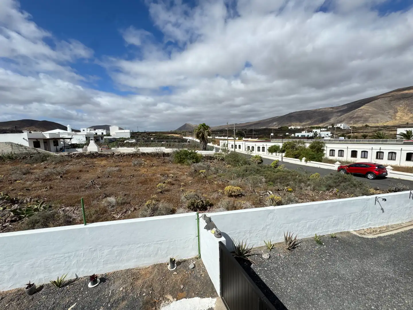 Vista exterior de Casa o chalet en venta en Haría con Jardín privado, Terraza y Amueblado