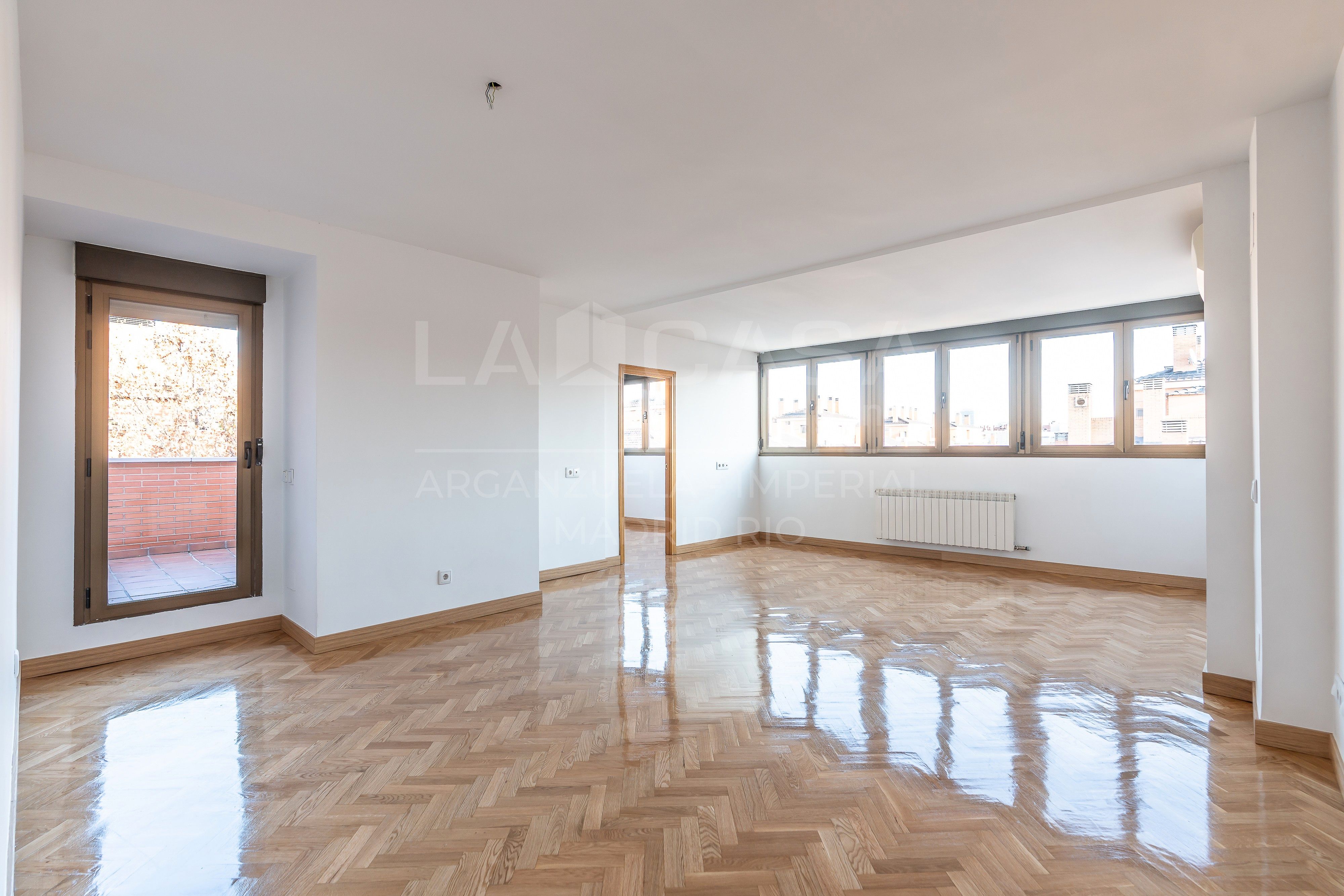 Living room of Flat for sale in  Madrid Capital  with Air Conditioner, Heating and Terrace