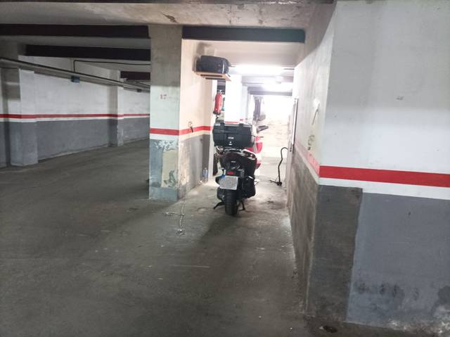 Garaje en Venta en Riu Sud