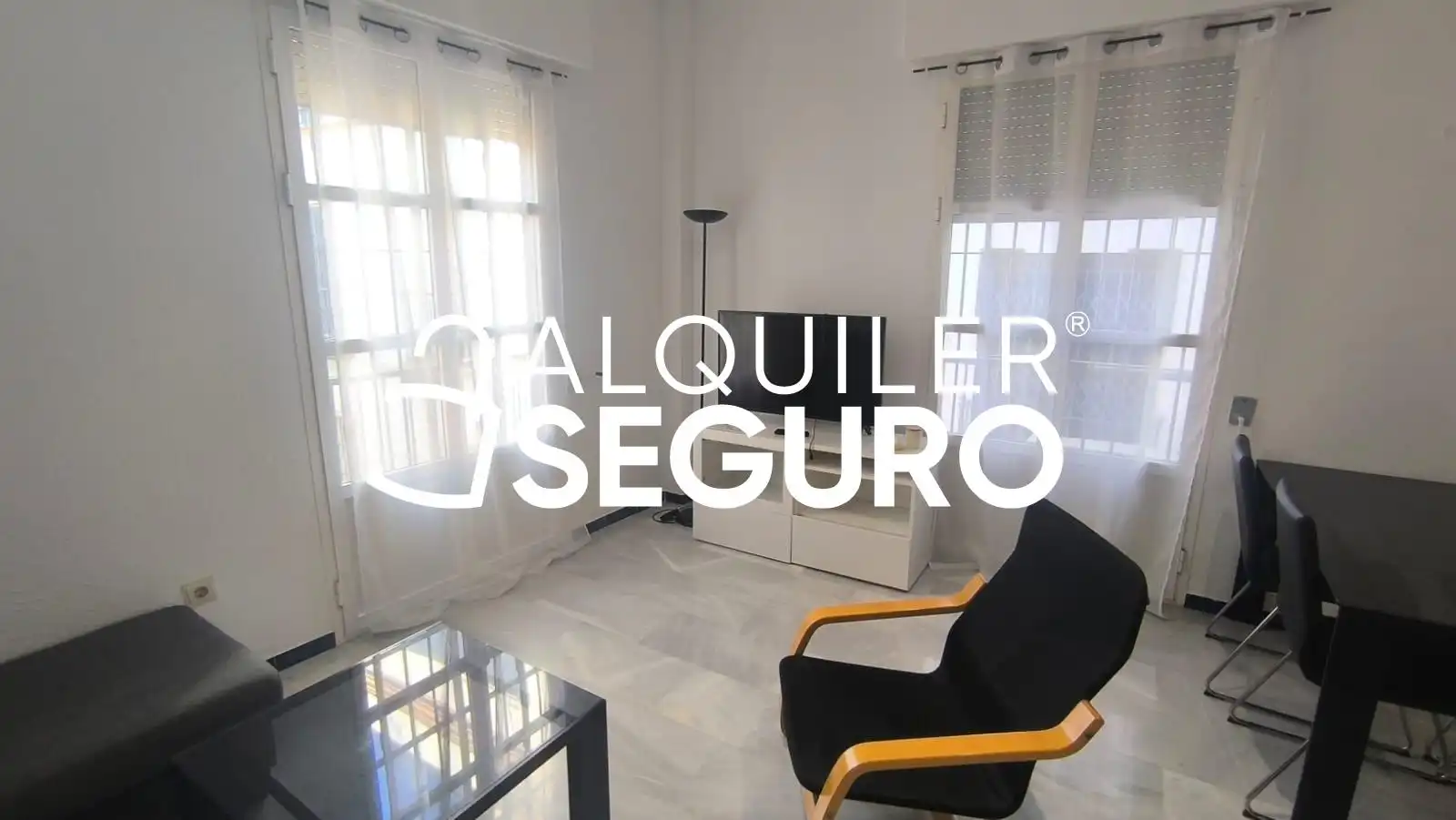 Bedroom of Flat for rent in Sevilla  with Air Conditioner and Furnished