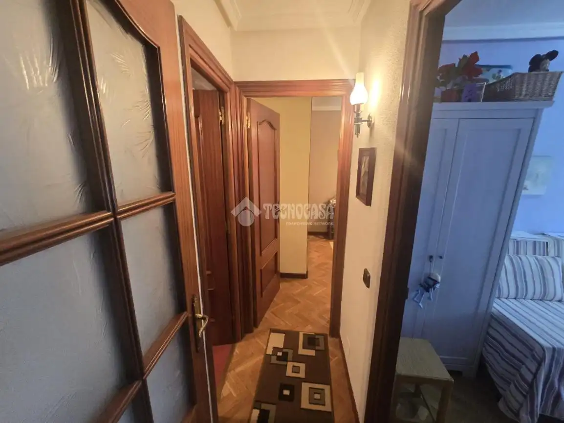 Piso en venta en Madrid con Calefacción, Parquet y Piscina comunitaria