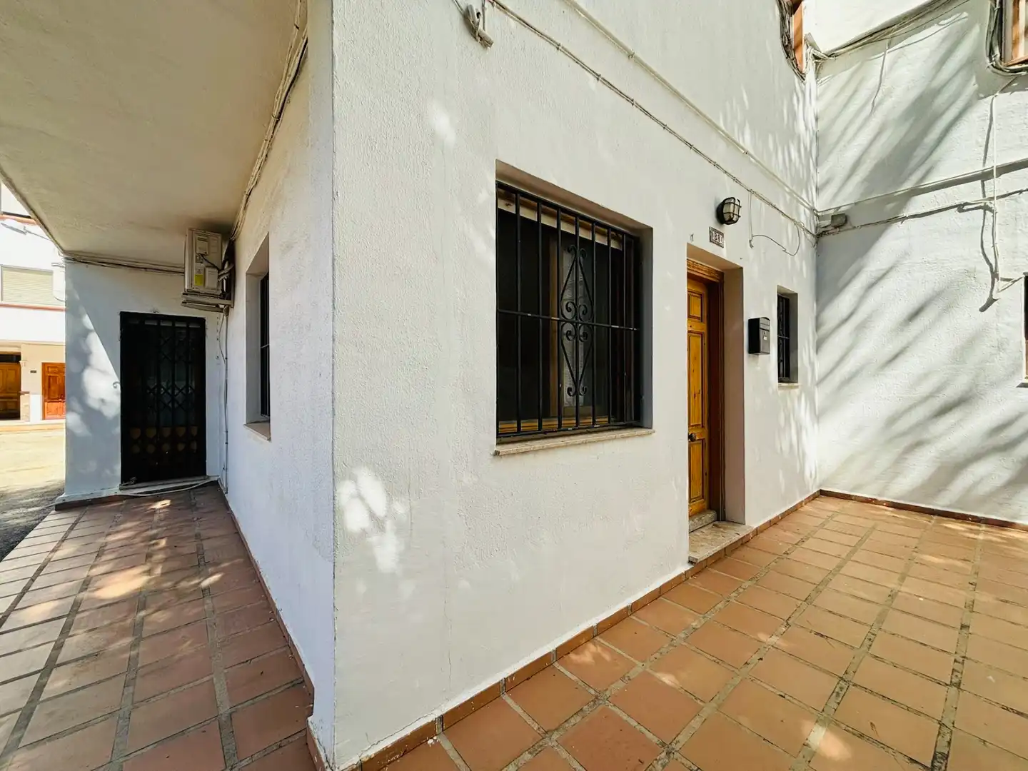 Außenansicht von Erdgeschoss zum Verkauf in Dénia mit Klimaanlage, Heizung und Terrasse