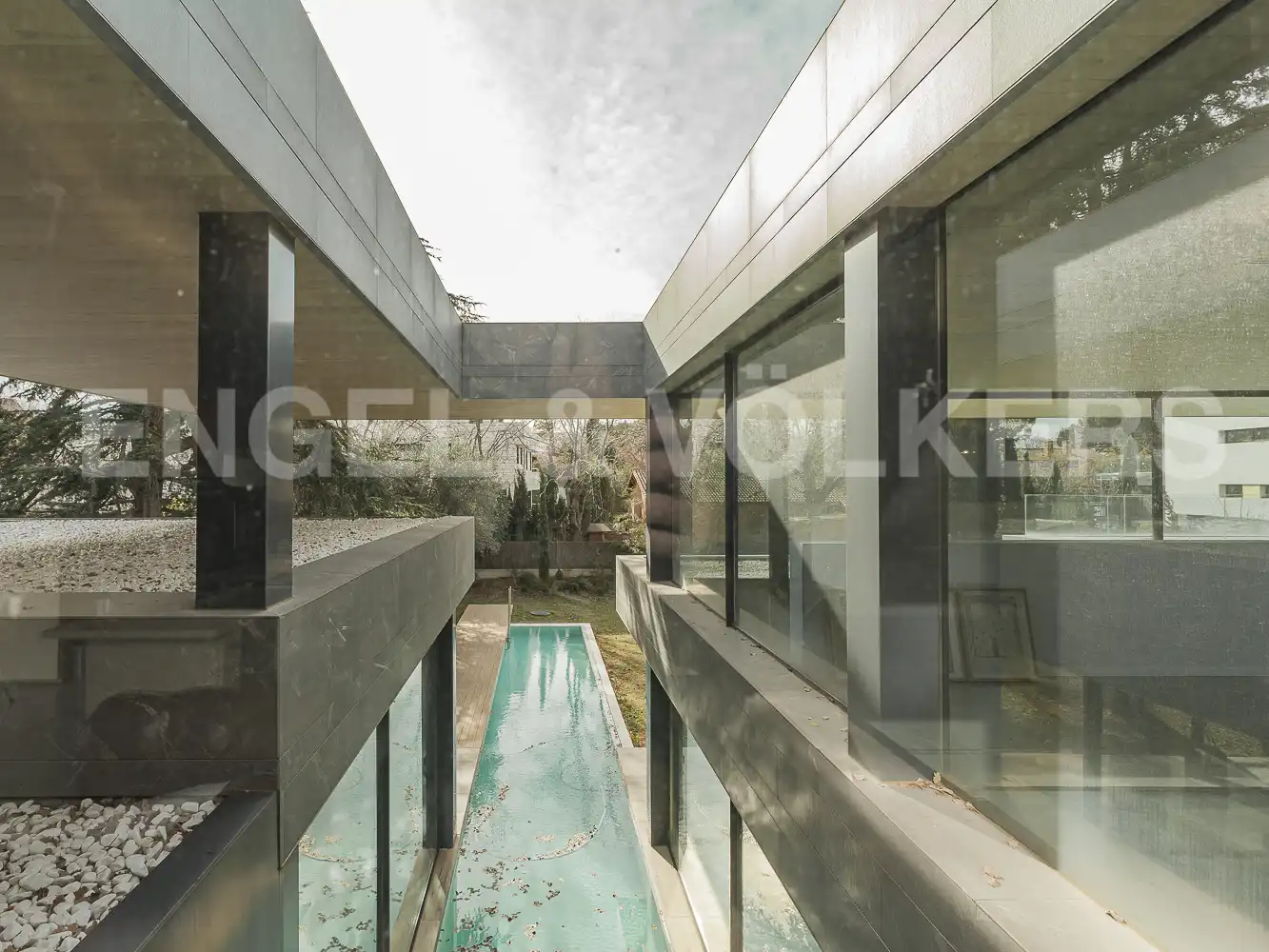 Vista exterior de Casa o xalet de lloguer en Sant Cugat del Vallès amb Aire condicionat, Calefacció i Jardí privat