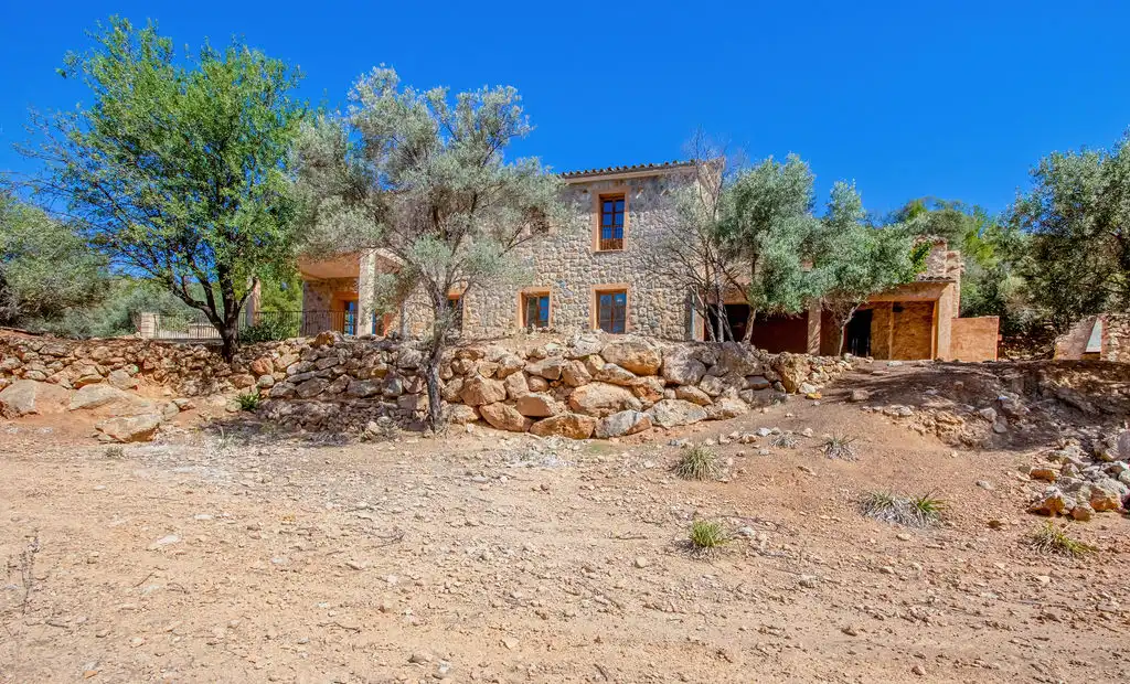 Vista exterior de Casa o xalet en venda en Andratx amb Piscina comunitària