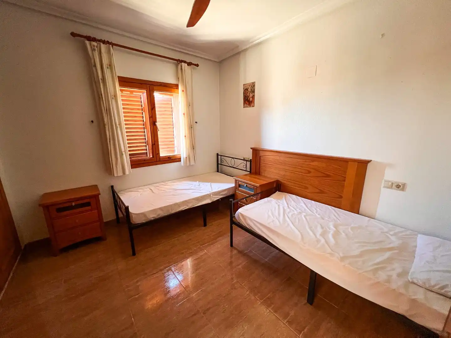 Habitación de Casa adosada en venta en Torrevieja con Aire acondicionado, Calefacción y Jardín privado