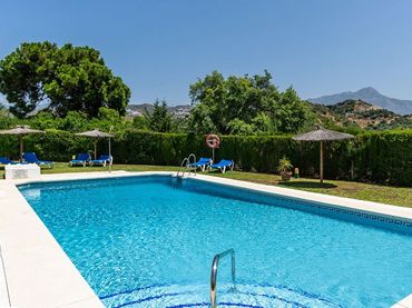 Piso con piscina en venta en Nueva Andalucía