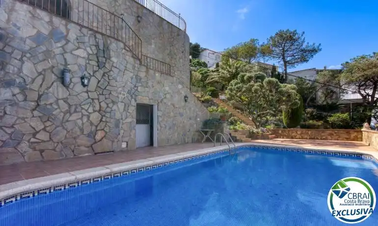 Piscina de Finca rústica en venda en Roses amb Calefacció, Jardí privat i Traster
