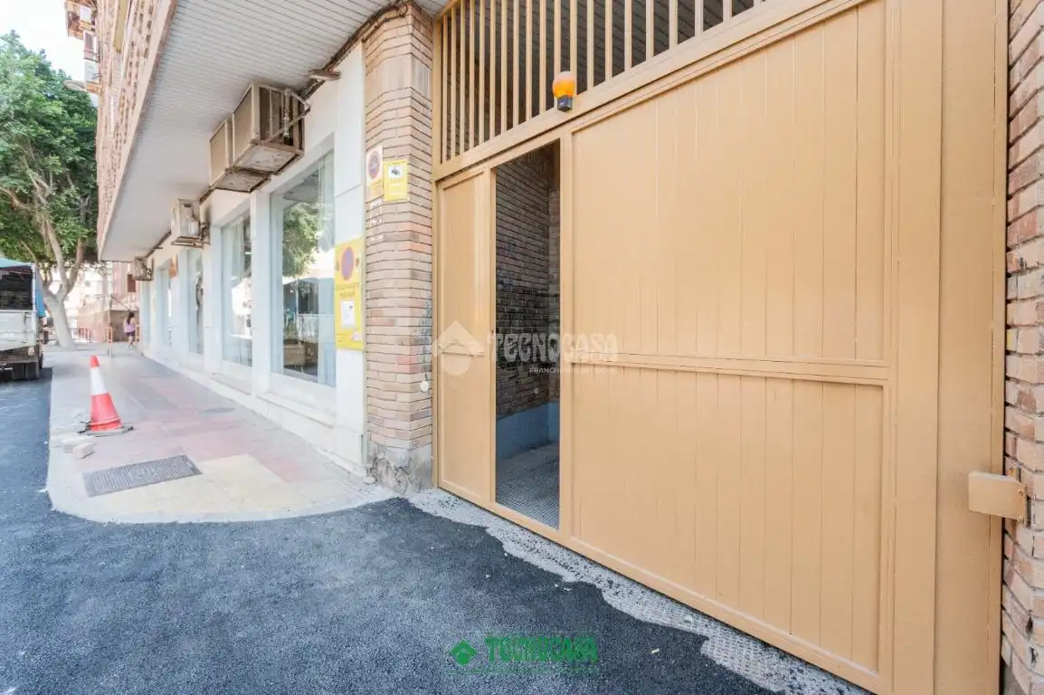 Vista exterior de Piso en venta en Almería con Aire acondicionado