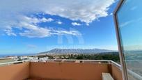 Vista exterior de Casa adosada en venda en L'Alfàs del Pi amb Aire condicionat, Calefacció i Jardí privat