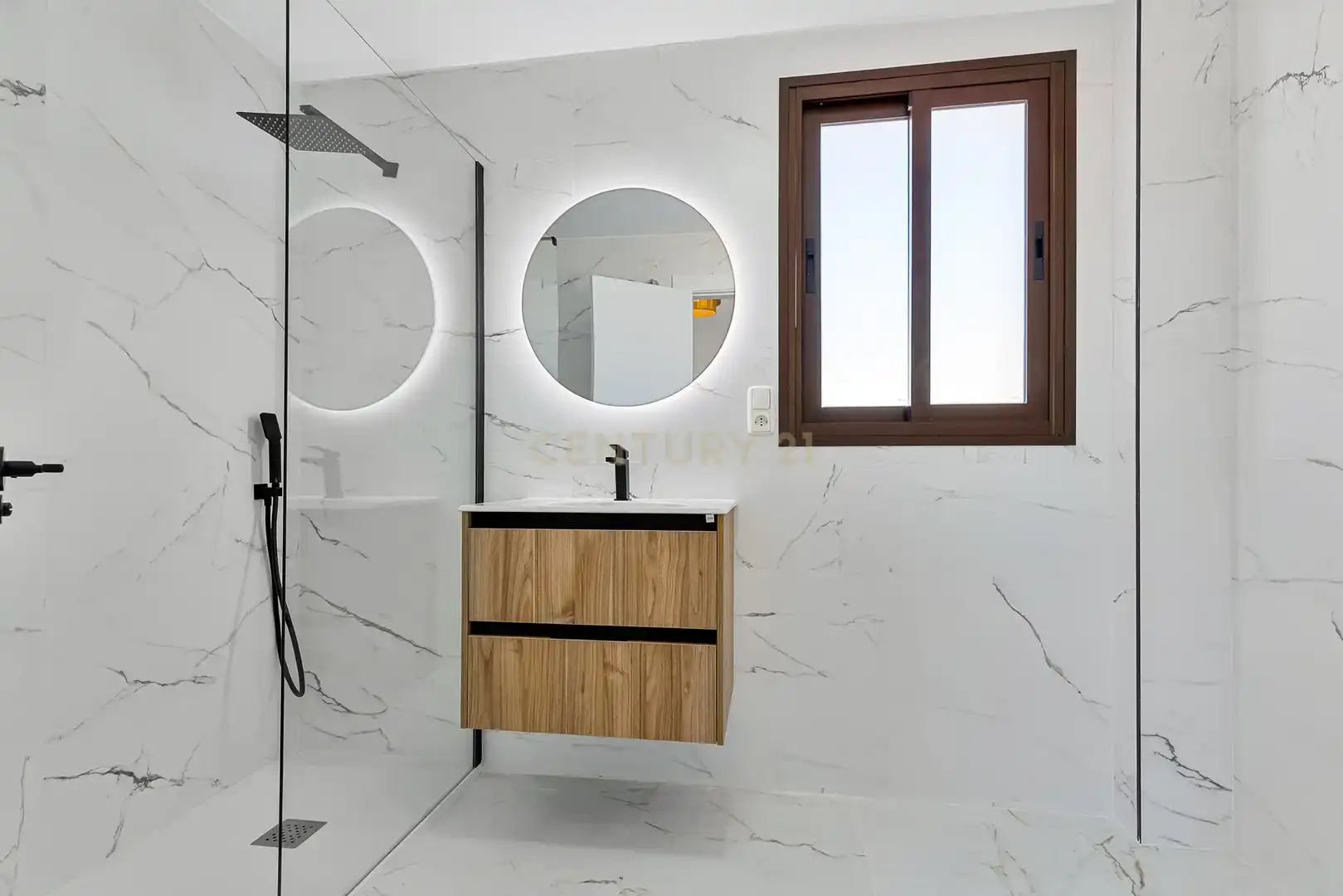 Baño de Casa adosada en venta en Casares con Jardín privado, Trastero y Horno