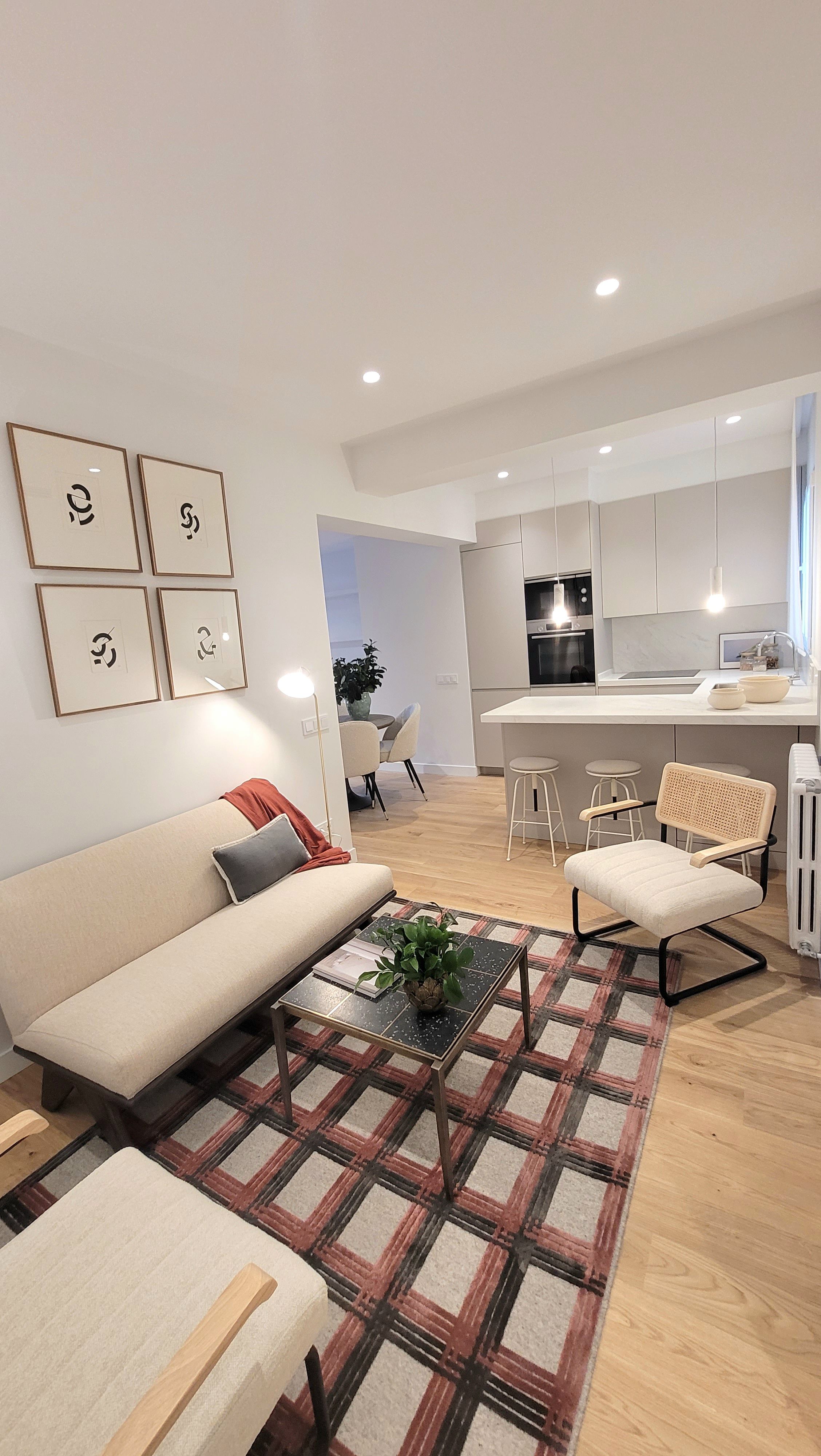 Living room of Flat for sale in  Madrid Capital