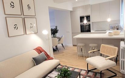 Living room of Flat for sale in  Madrid Capital