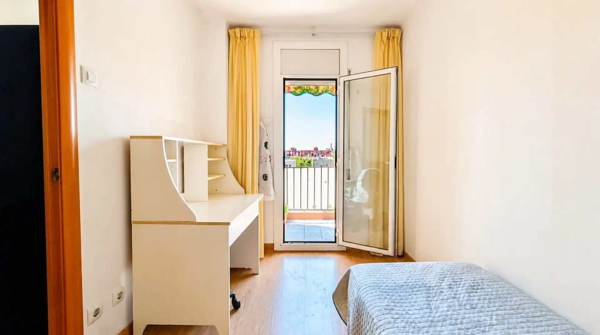 Bedroom of Flat for sale in Barcelona  with Balcony