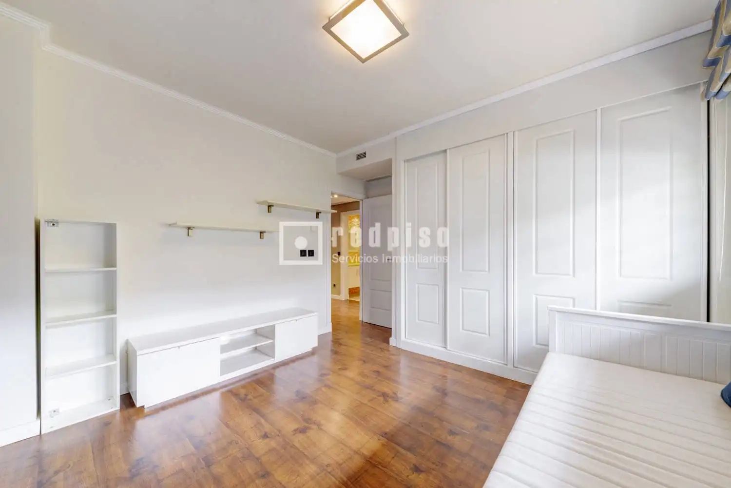 Bedroom of Houses for sale in Pozuelo de Alarcón  with Air Conditioner, Heating and Private garden
