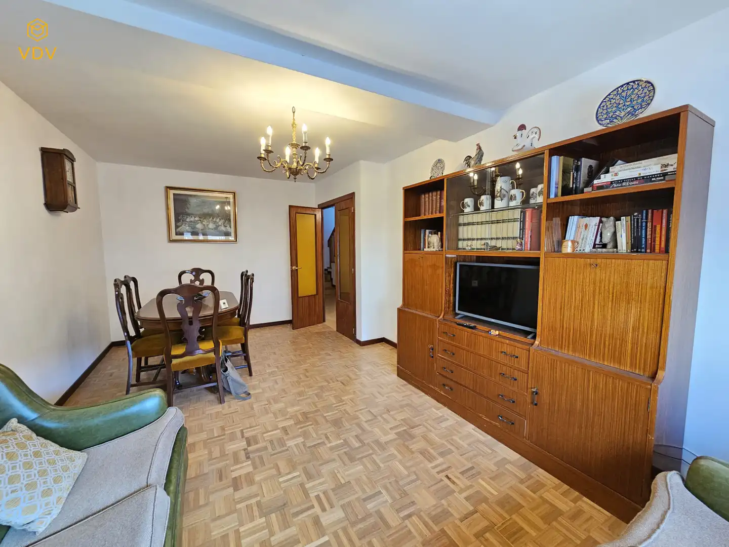 Sala d'estar de Casa adosada en venda en Cintruénigo amb Calefacció, Parquet i Terrassa