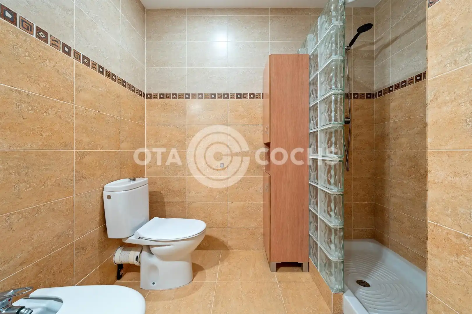 Baño de Piso en venta en Tarragona con Aire acondicionado
