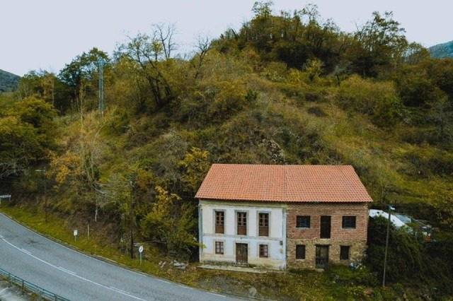 Casa-chalet en Venta en Quirós