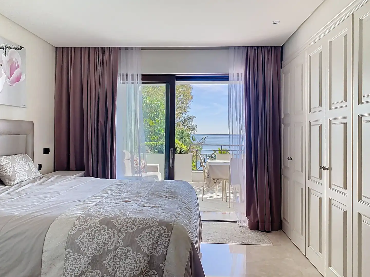 Dormitori de Apartament en venda en Estepona amb Aire condicionat, Terrassa i Piscina