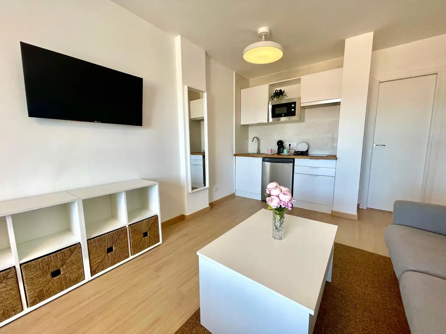 Living room of Apartments for rent in Empuriabrava  with Parquet flooring, Terrace and Furnished