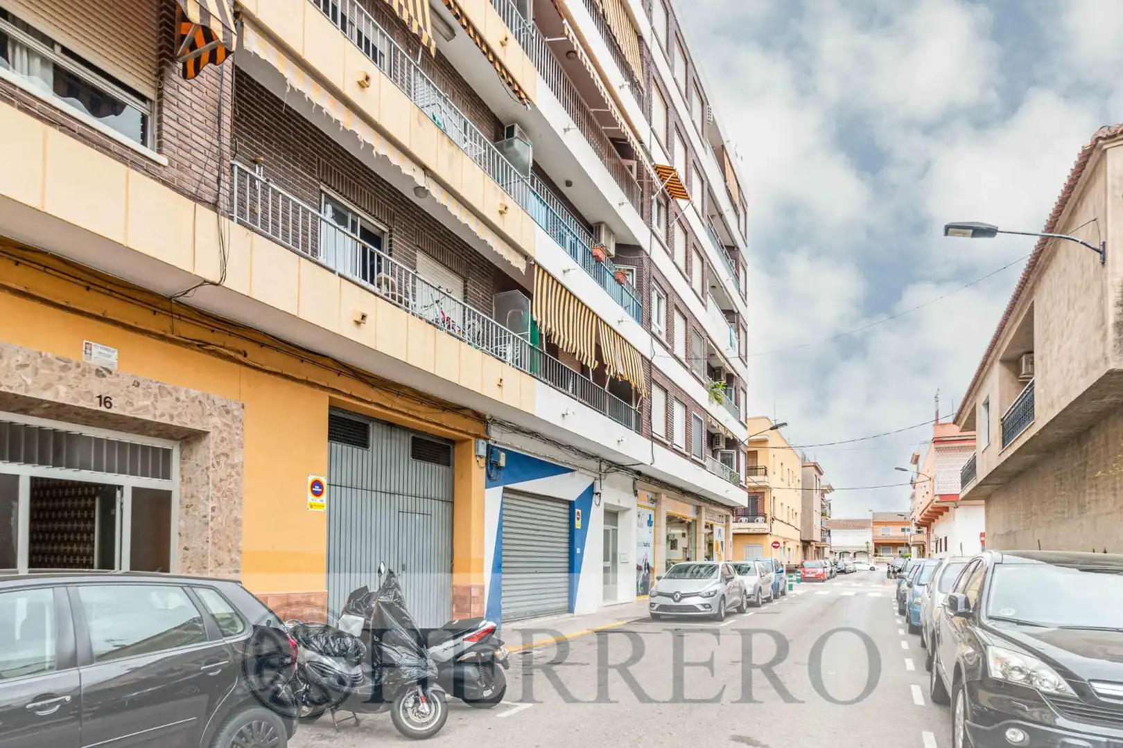 Vista exterior de Pis en venda en El Real de Gandia amb Aire condicionat, Calefacció i Moblat