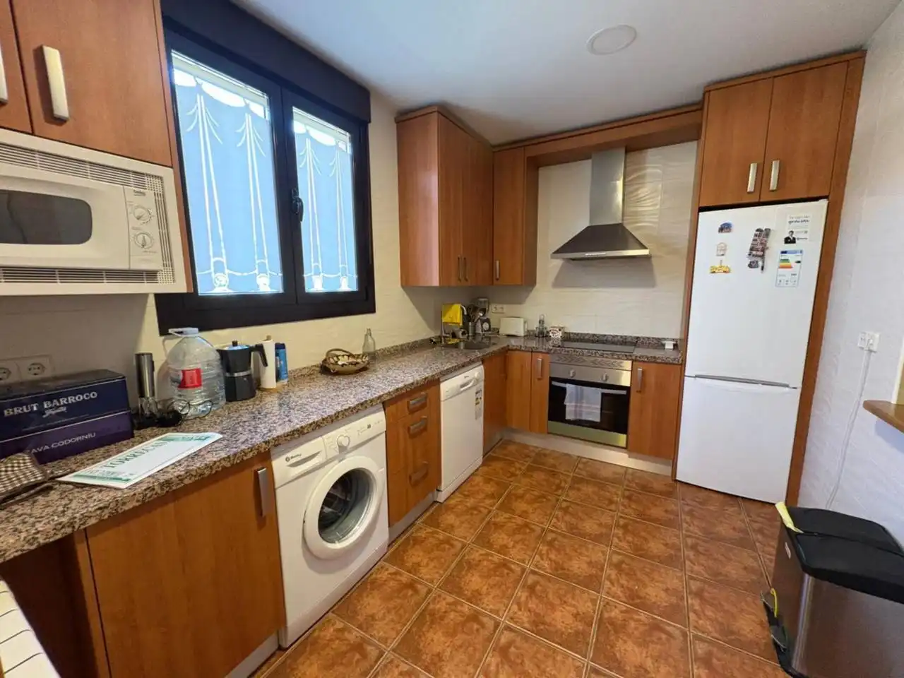 Cuina de Casa o xalet en venda en Sancti-Spíritus (Salamanca) amb Calefacció, Jardí privat i Moblat