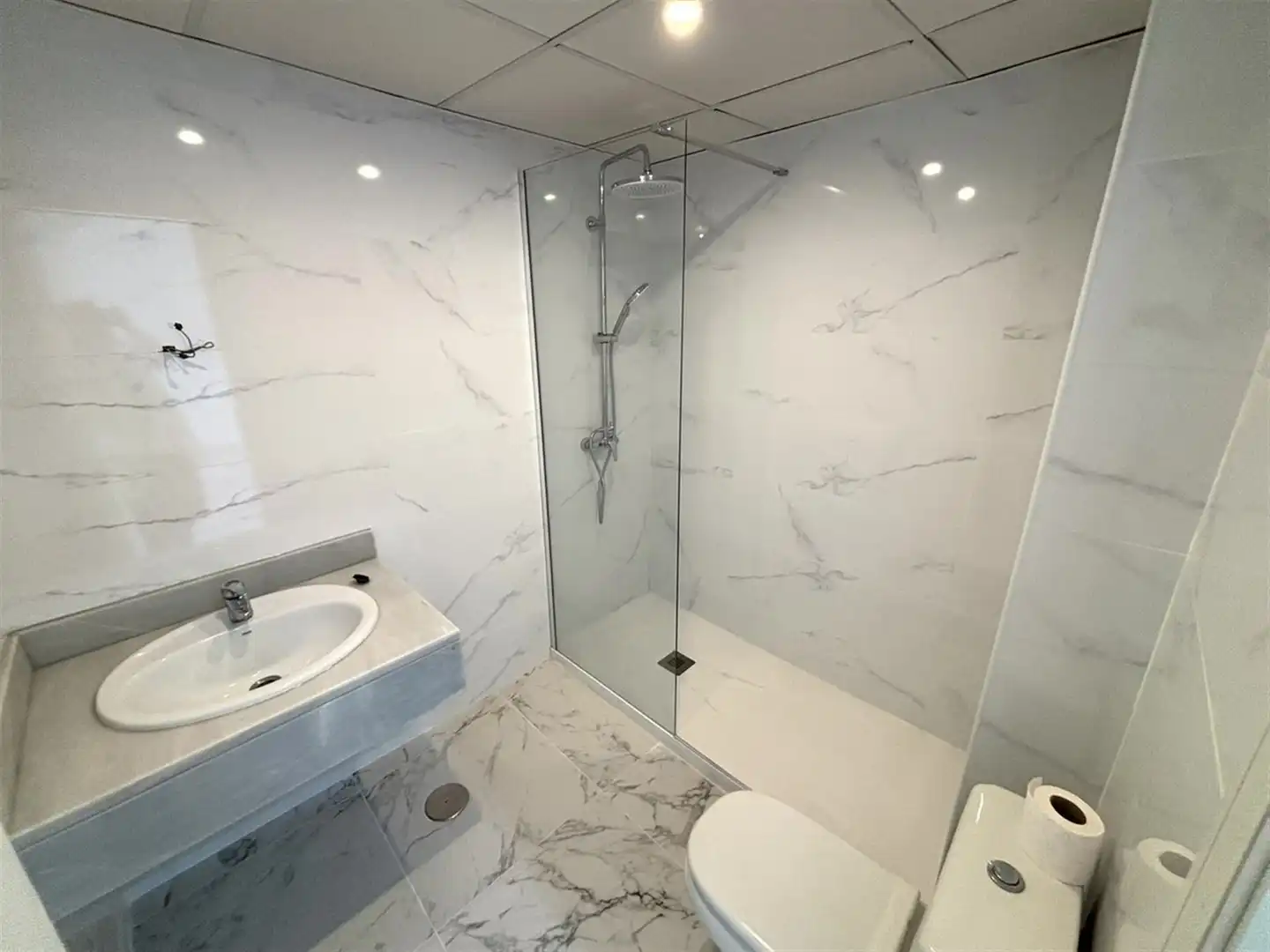 Bany de Apartament en venda en Marbella amb Aire condicionat i Terrassa