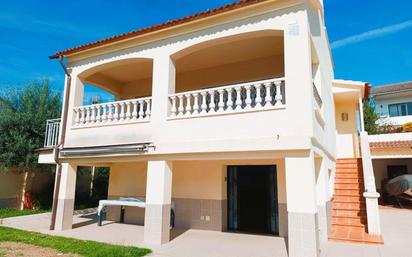 Vista exterior de Casa o xalet en venda en Calafell amb Aire condicionat, Calefacció i Jardí privat