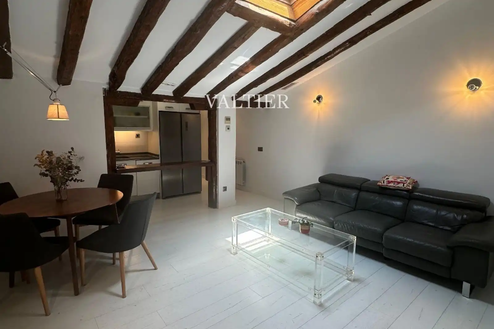 Sala de estar de Ático de alquiler en Madrid con Aire acondicionado, Calefacción y Amueblado