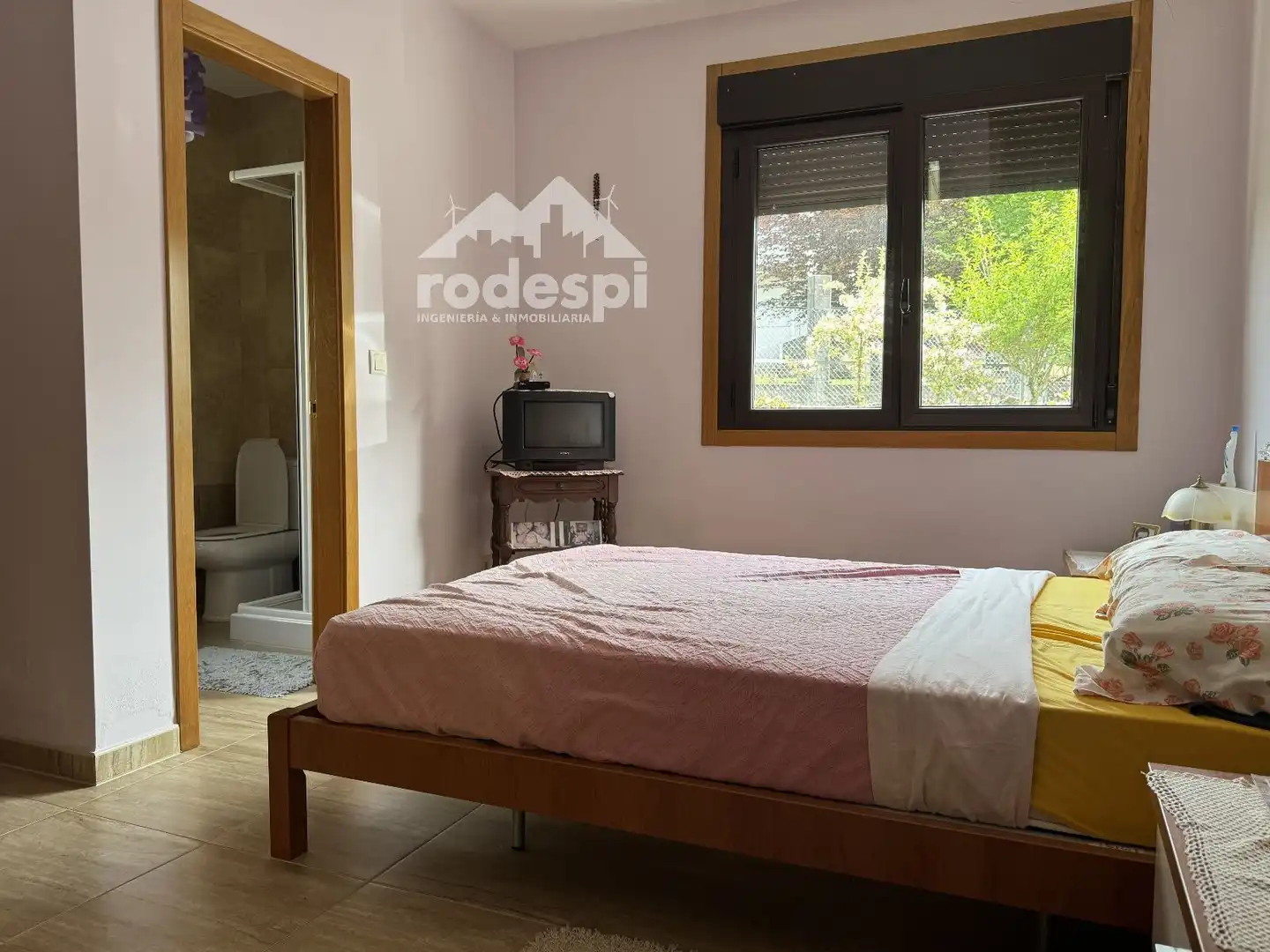 Dormitori de Casa o xalet en venda en Covelo amb Calefacció, Traster i Moblat
