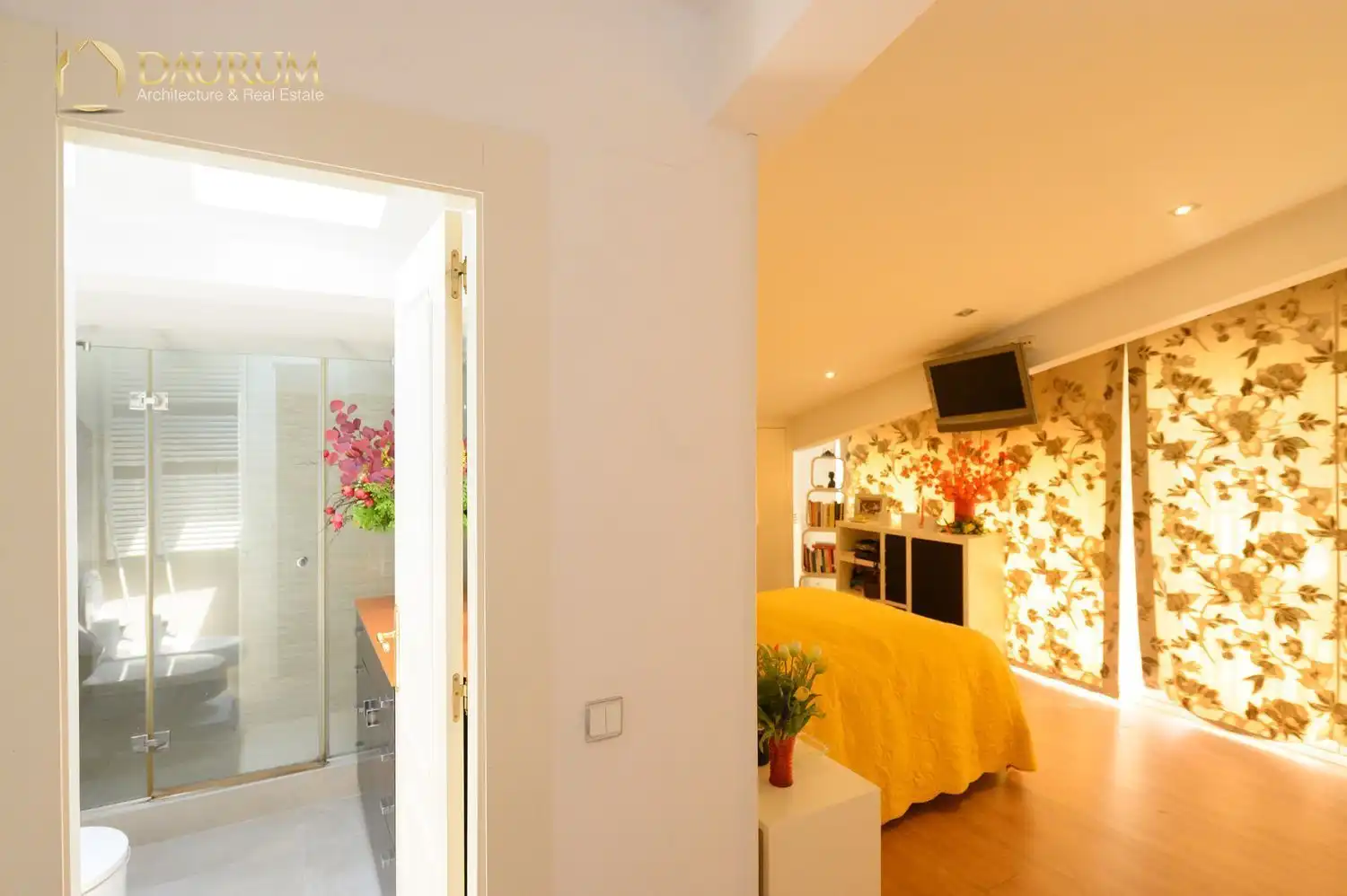 Habitación de Casa adosada en venta en Boadilla del Monte con Aire acondicionado, Calefacción y Jardín privado