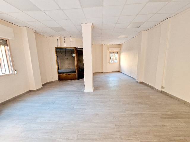 Local comercial en Alquiler en Cariñena - Carinyena
