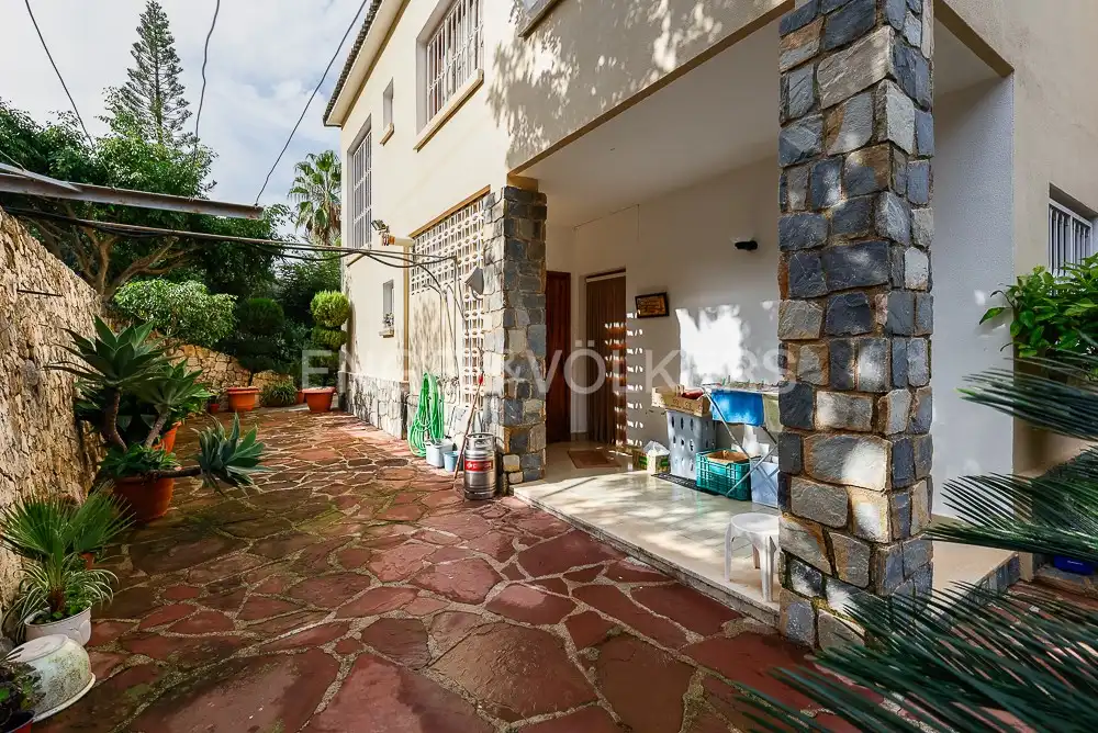 Vista exterior de Casa o xalet en venda en Pedreguer amb Aire condicionat, Calefacció i Jardí privat