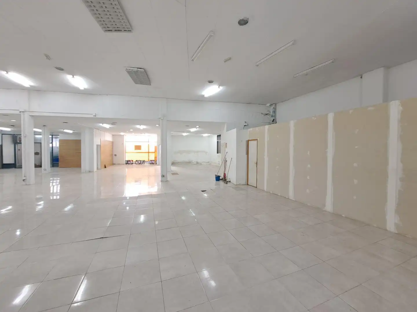 Business premises for sale in Calle ARQUEBISBE VICH, imagen 2