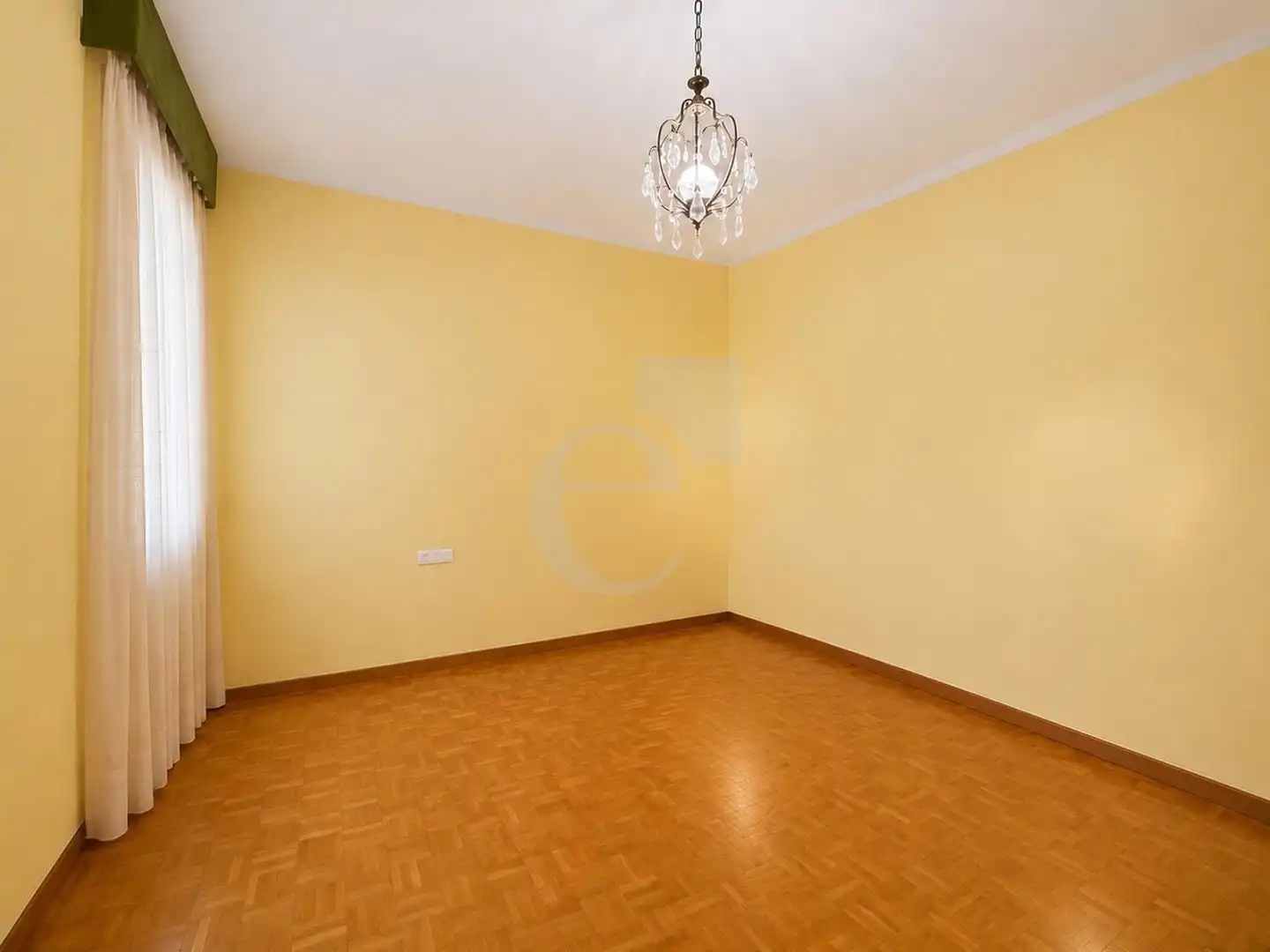 Bedroom of Flat for sale in Valencia  with Air Conditioner and Terrace