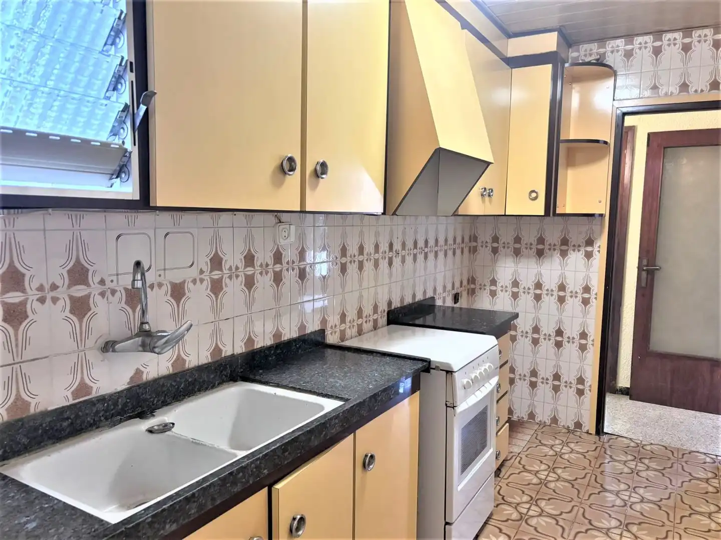 Cuina de Pis en venda en Terrassa amb Calefacció i Balcó