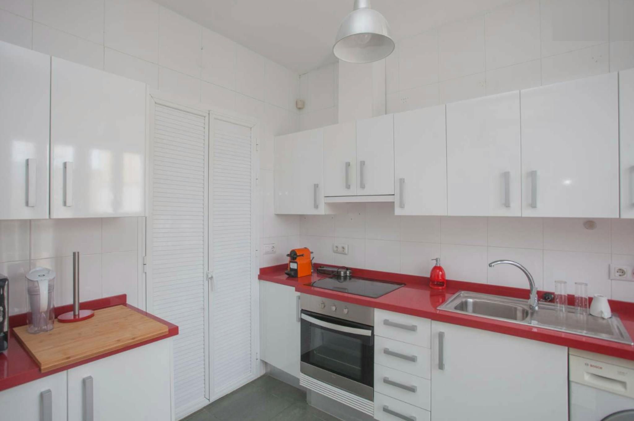 Kitchen of Flat to share in  Sevilla Capital  with Air Conditioner, Private garden and Furnished