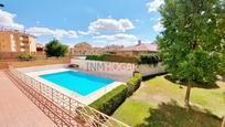 Piscina de Pis en venda en Ávila Capital amb Terrassa