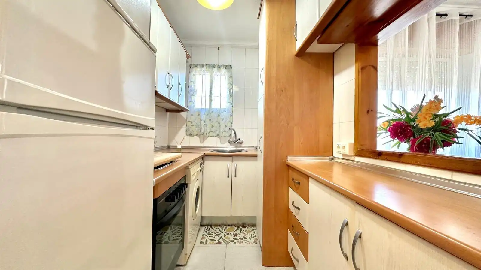Küche von Wohnung zum Verkauf in Torrevieja mit Terrasse, Möbliert und Waschmaschine