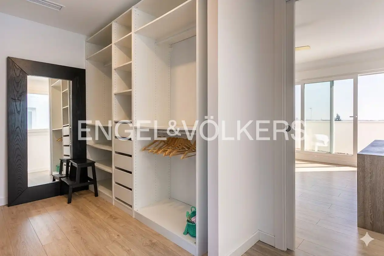 Casa o xalet en venda en Tomares amb Aire condicionat, Calefacció i Jardí privat
