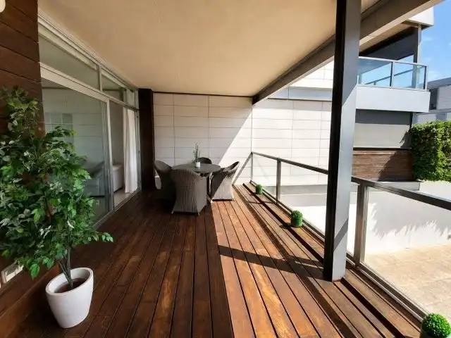 Terrassa de Pis de lloguer en Manilva amb Aire condicionat, Calefacció i Jardí privat
