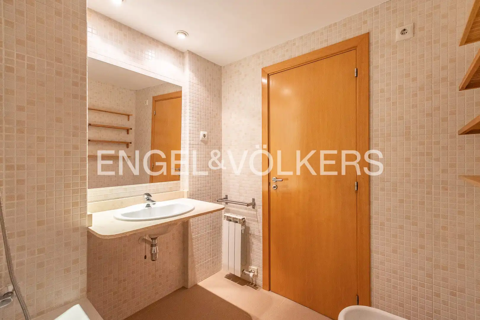 Bathroom of Flat for sale in Sant Cugat del Vallès  with Heating, Private garden and Parquet flooring