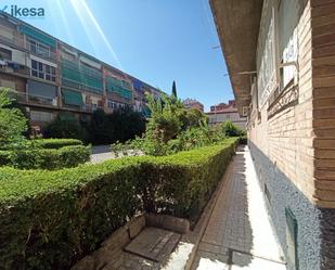 Vista exterior de Pis en venda en  Granada Capital amb Balcó