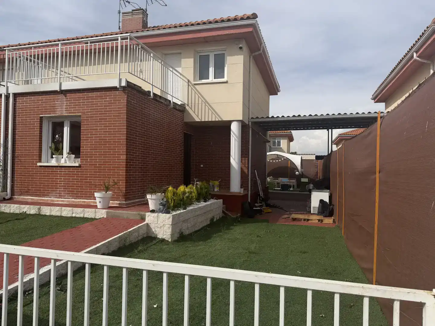 Vista exterior de Casa o chalet en venta en Villaverde de Medina con Jardín privado, Trastero y Balcón