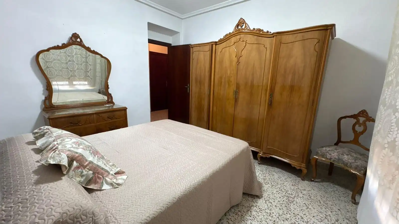Schlafzimmer von Wohnung zur Miete in Elda mit Klimaanlage, Möbliert und Balkon