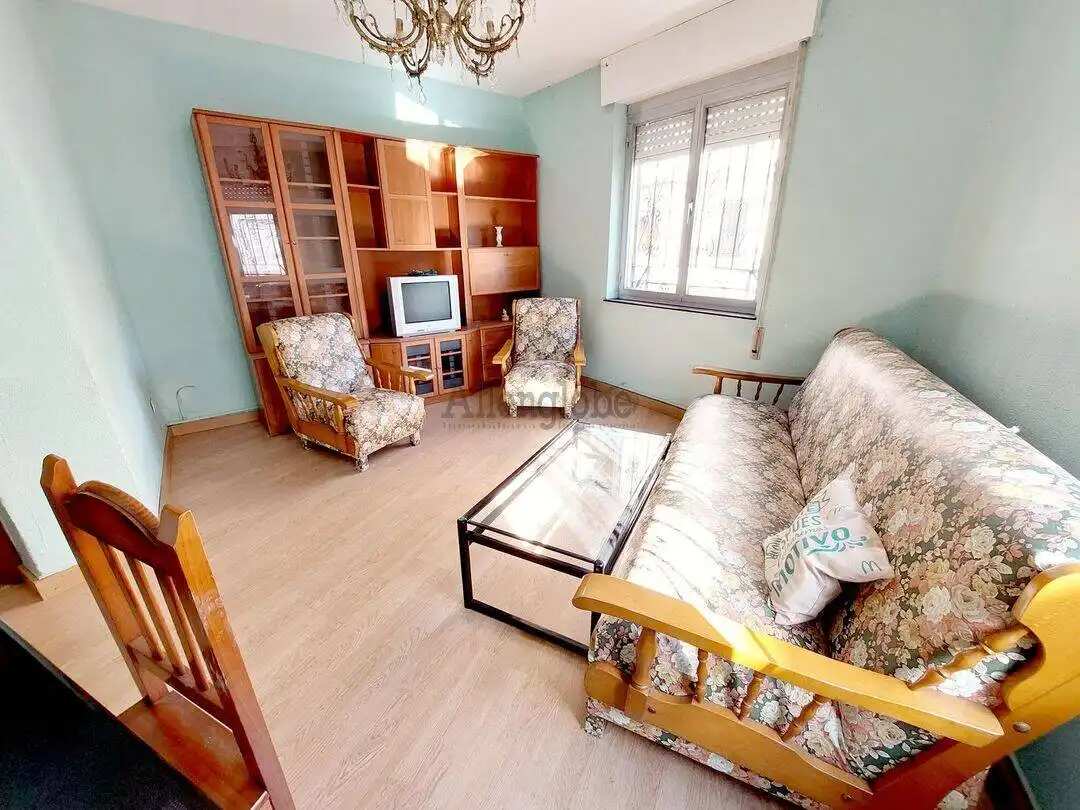 Wohnzimmer von Wohnung zum Verkauf in Oviedo  mit Heizung und Abstellraum