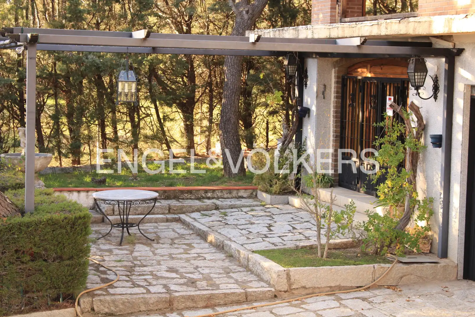 Terraza de Casa o chalet en venta en Cabanillas de la Sierra con Calefacción, Jardín privado y Piscina