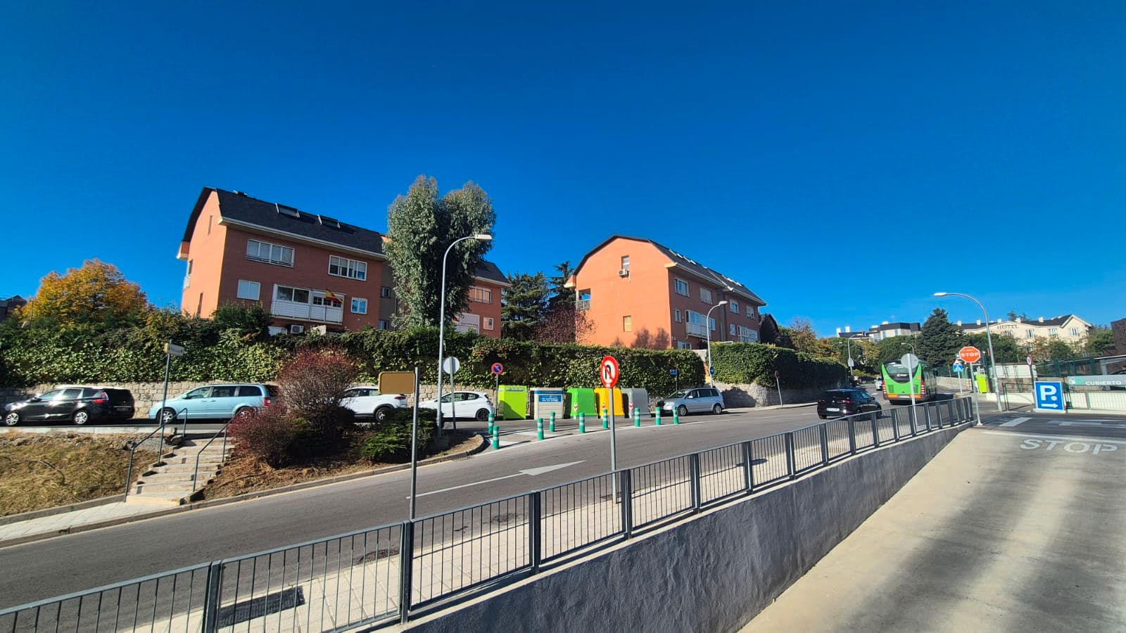Vista exterior de Dúplex en venda en Torrelodones amb Aire condicionat, Calefacció i Terrassa