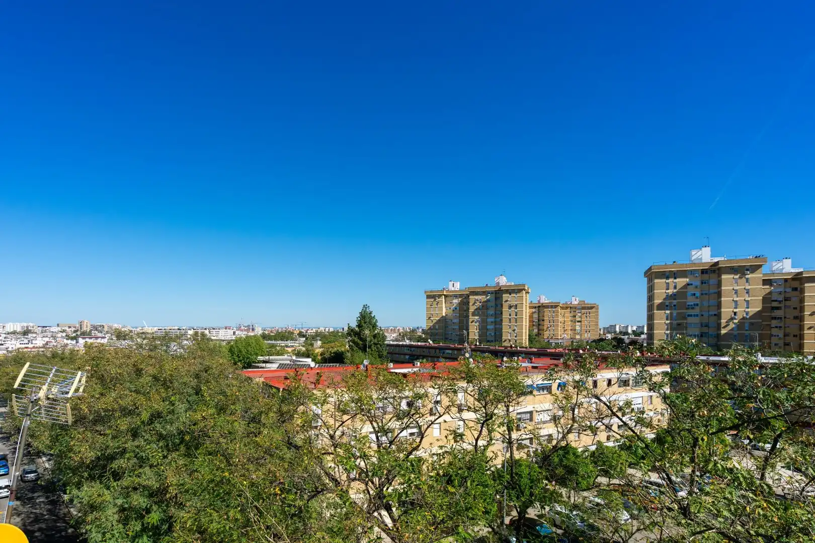 Exterior view of Flat for sale in Sevilla  with Air Conditioner, Furnished and Balcony